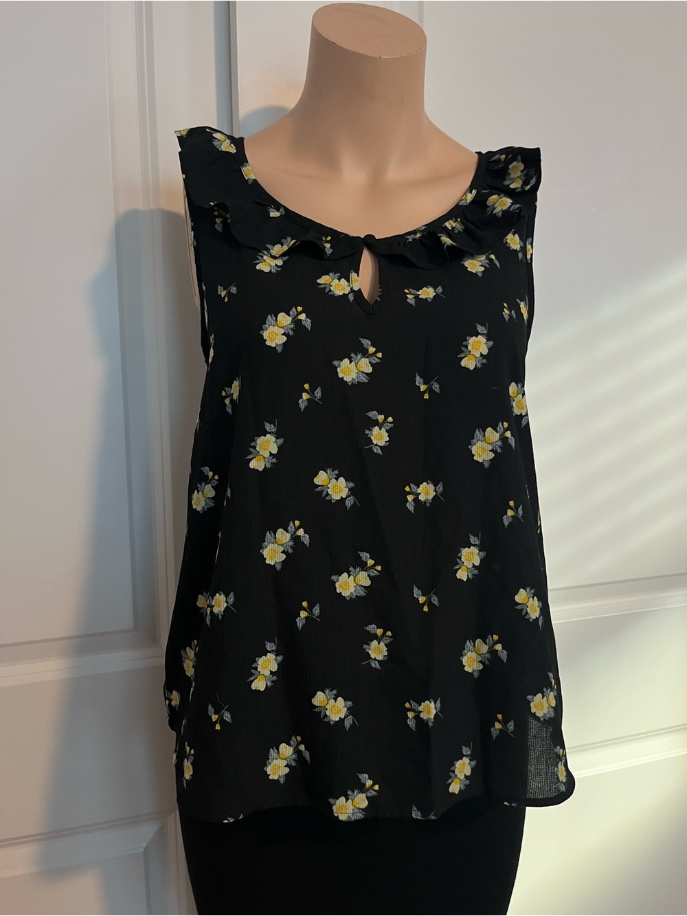 mine Black Floral Ruffle Neck Camisole - Yellow & White Blooms